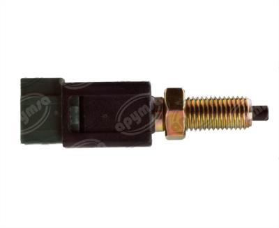 INTERRUPTOR DE FRENO 2TERMINALES NISSAN QBH DYNAMIC SLS-143 