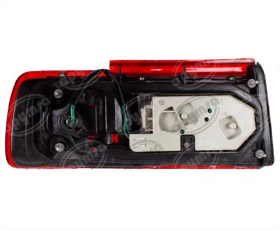 CALAVERA AUTOMOTRIZ DERECHA NISSAN TSURU III 01-04 FILO ROJO DEPO 017-2321-18 